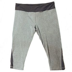 Marika Sport Grey Stripe Cropped Leggings